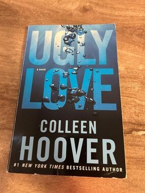 Ugly Love by Colleen Hoover Paperback
